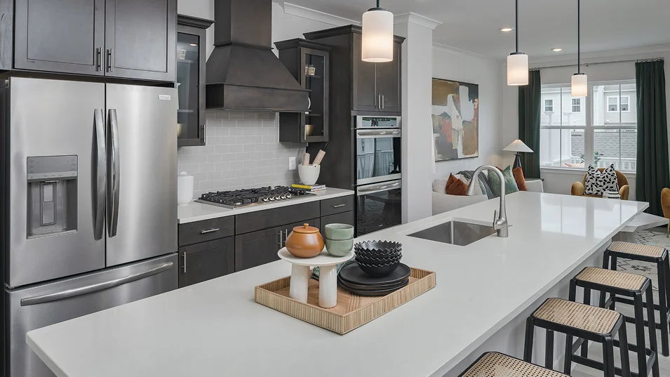 2705 Arcadia Kitchen 1of3 F2 Base3