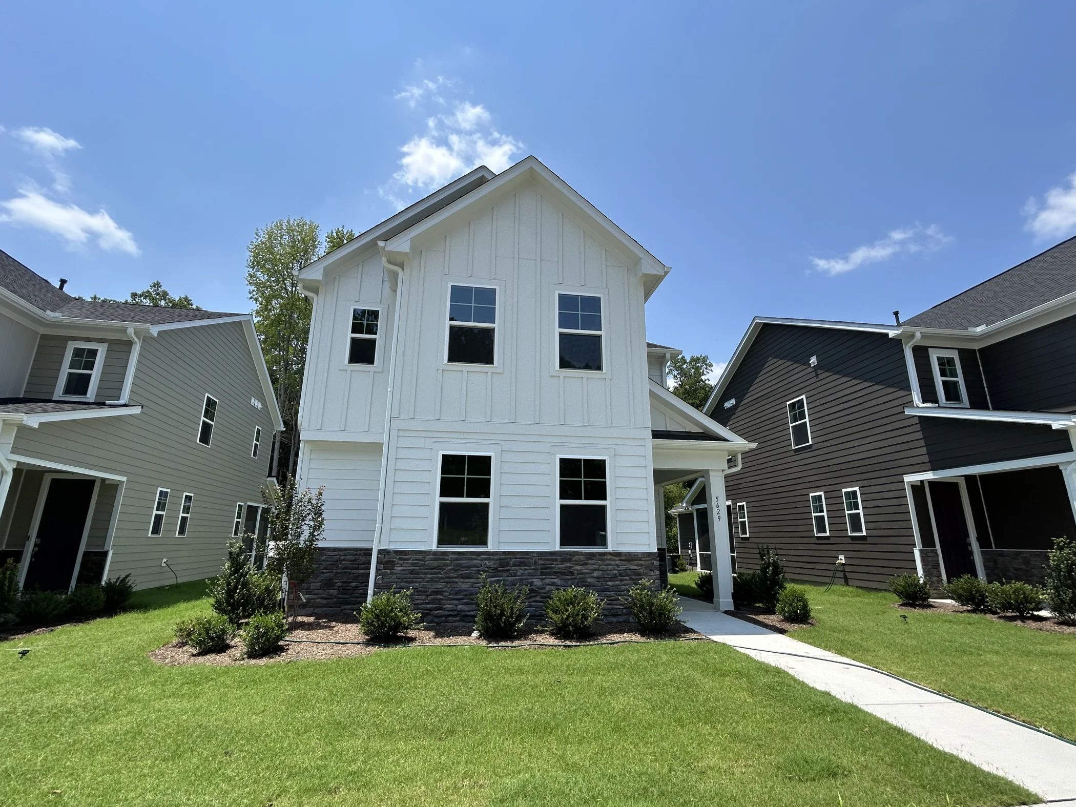 Cayden Cove Waterbury Front 1of3