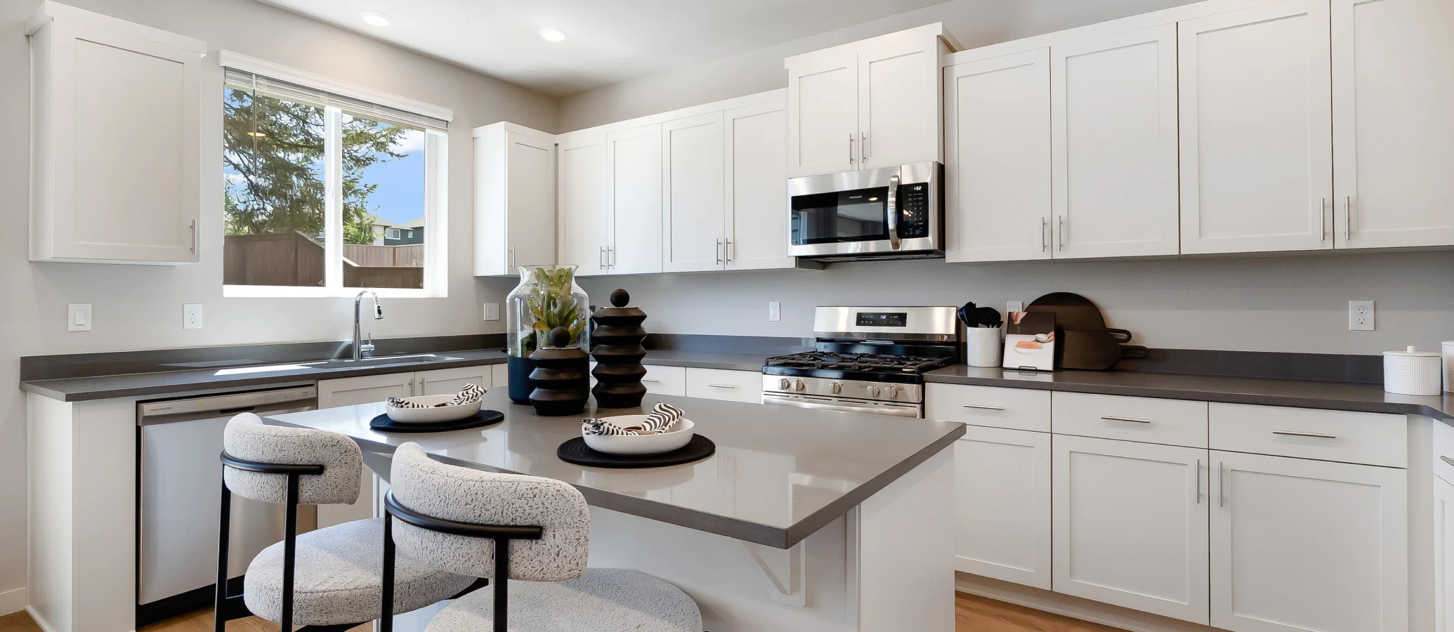2350 Jade Kitchen 1of4 F1
