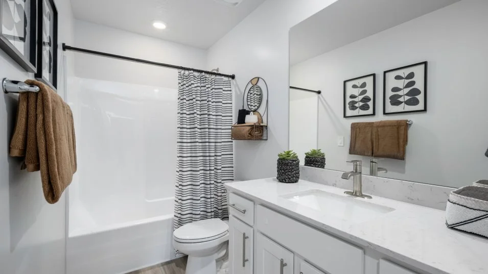 Cache Bathroom 2