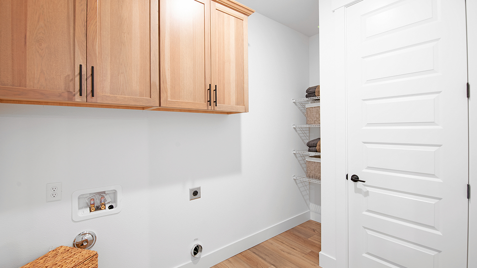 1669 Hamilton Laundry Base4