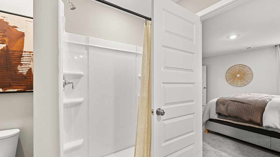 Grove Core 3350 Littleton Owners Bath 1of3 F1 Base3 8 28 25