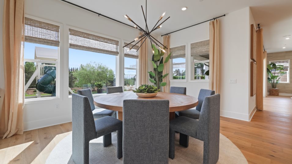Cielo Vista 3 dining room
