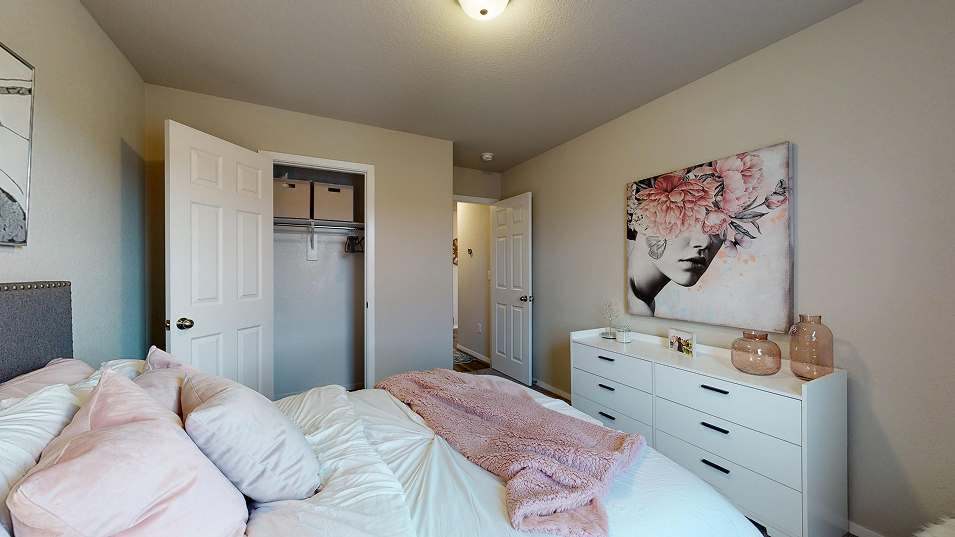 Taylor Core F550 Franklin Bed2 1of2 F1
