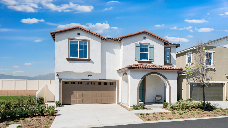 061325 Aviator Renaissance Res1 Exterior