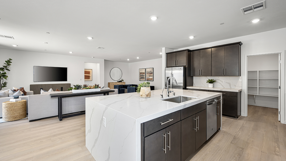 2668 Antoinette Kitchen 3of7 F1 Base2