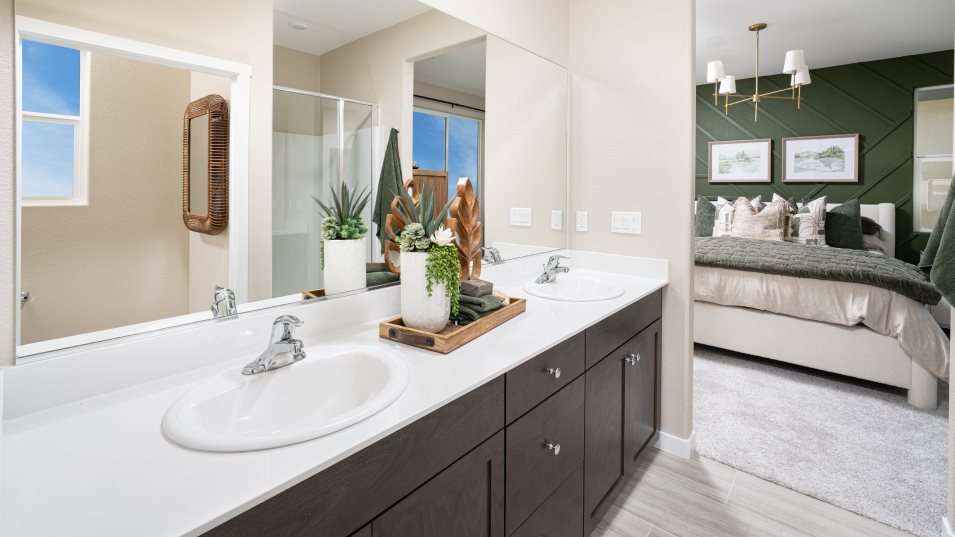 Residence 1629 owners bathroom 