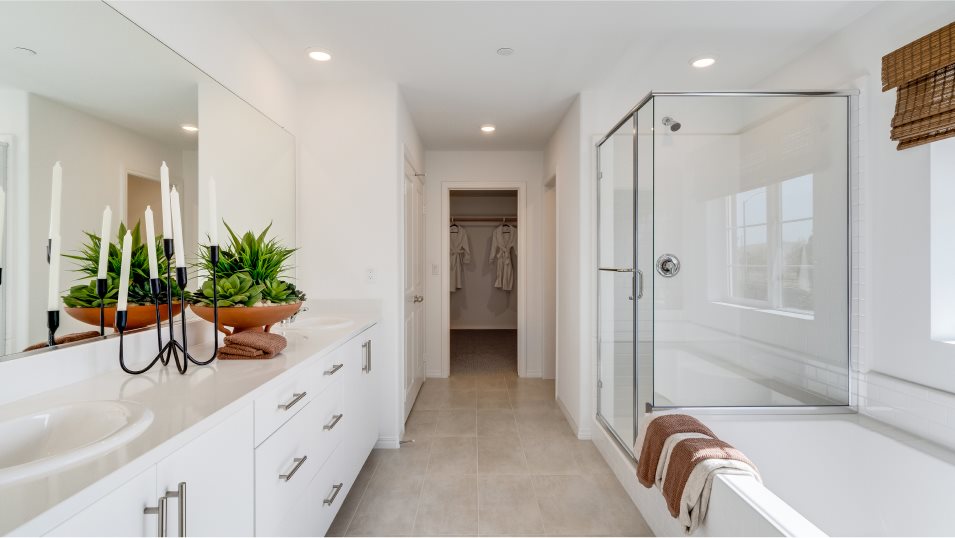 Residence 2 owner's suite bathroom
