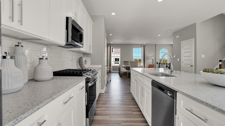 5776 Foxhall Kitchen 4of6 F2