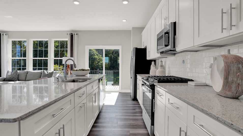 5776 Foxhall Kitchen 5of6 F2
