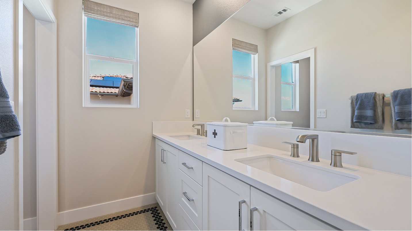 Amora Res2 Bath2 1of2 F2