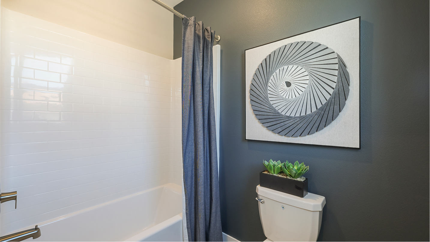 Amora Res2 Bath2 2of2 F2