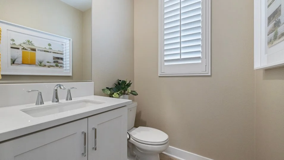 Estela 2 Powder Room