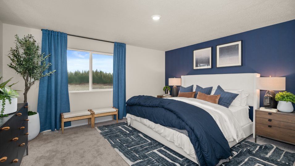 Armstrong owners suit bedroom