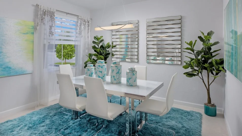 Casis dining room
