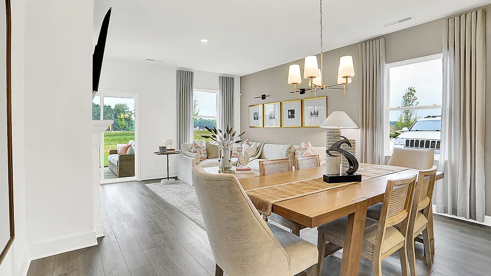 4233 Briarwood Dining 1of2 F1 Base2