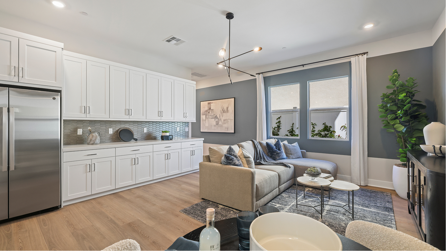Amora Res2 NG Living 2of3 F1