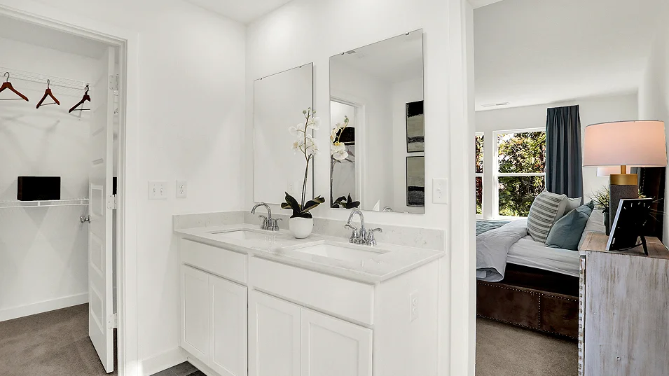 1783 Trenton Owners Bath 1of2 F2
