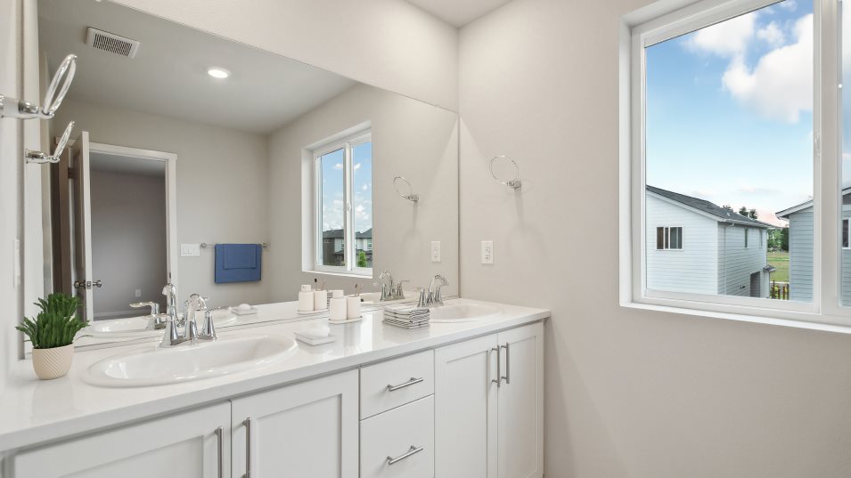 Cadence Owner's Suite Bathroom