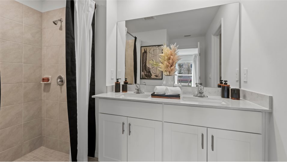 Annapolis plan Owner's suite bathroom