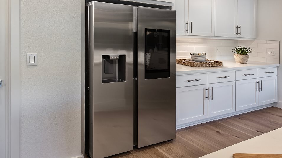 Hawthorn Hills Kitchen Refrigerator - EI feature