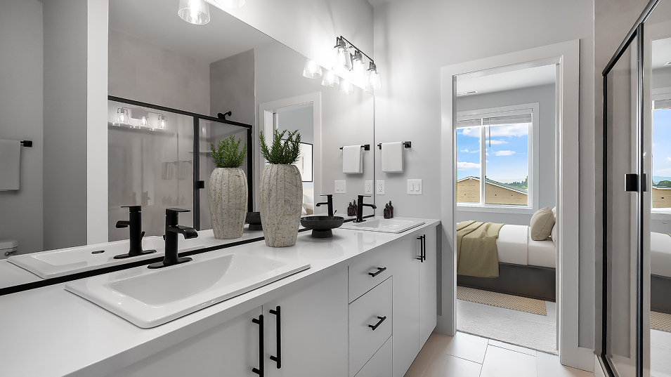 1726 Bailey Owners Bath 1of2 F2