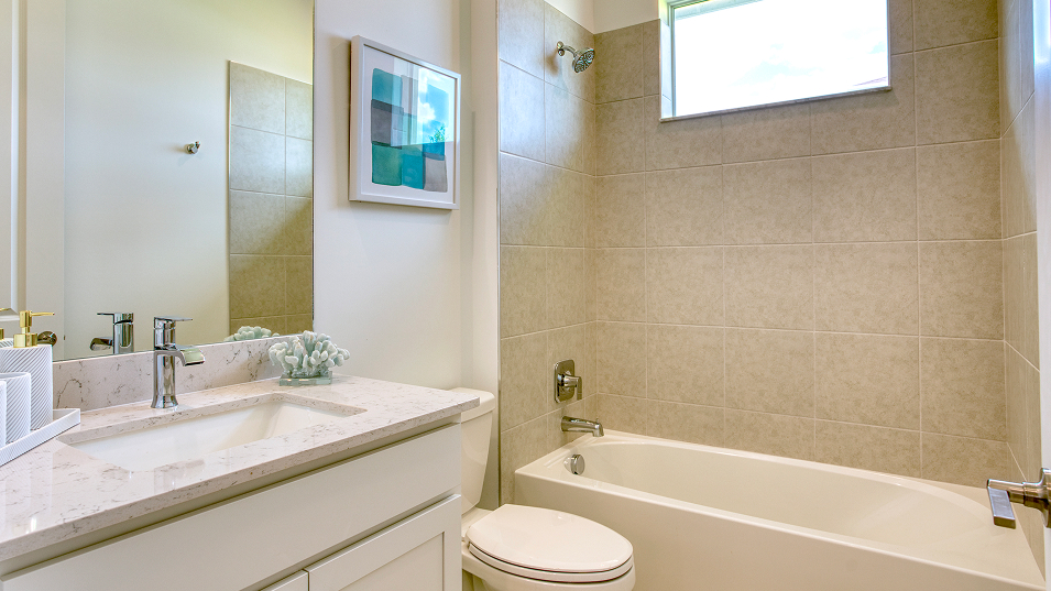 2256 Daisy Bath3 F1 6 13 25