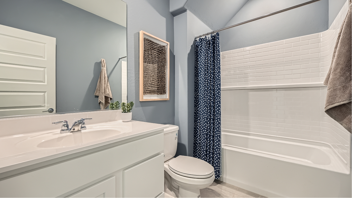 4049 Avery Bath3 F1