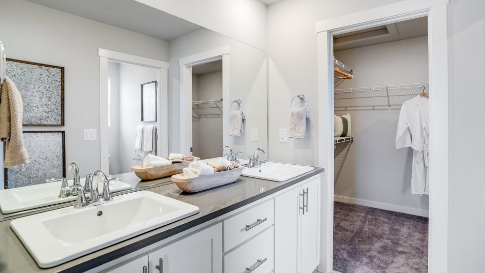 Conifer Owner's Suite Bathroom