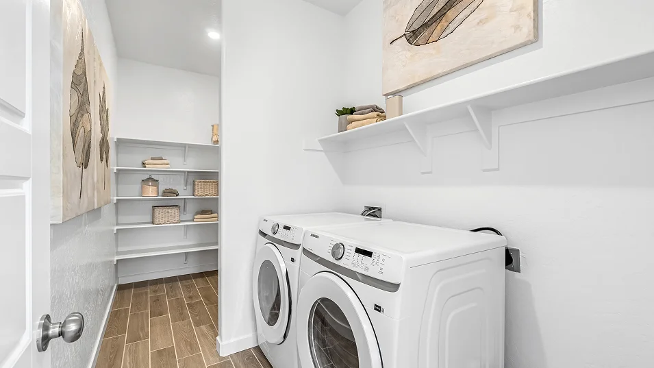 2501 Lyra Laundry F2