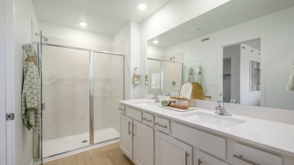 Residence 3 Owner's Suite Bathroom