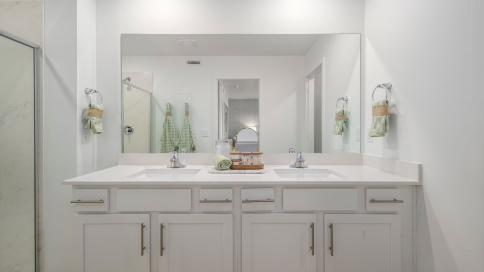 Residence 3 Owner's Suite Bathroom