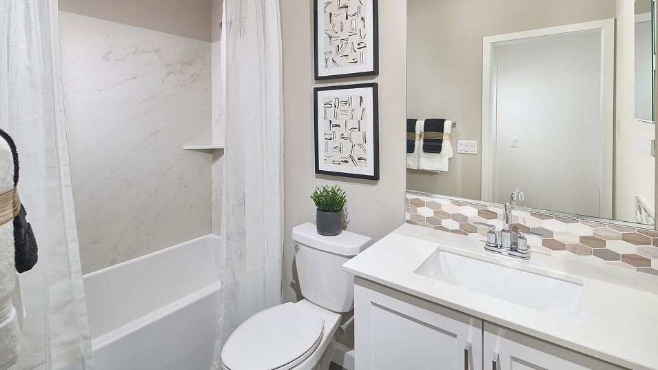 Radius Hill District Res1 Bath2 F2
