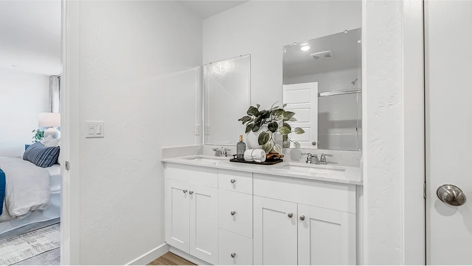 West Core M005 Palma Owners Bath 2of2 F2