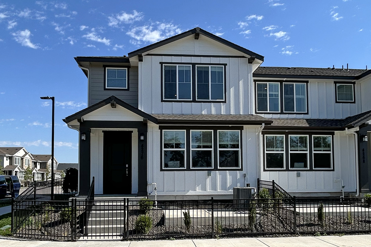 Skyview QMI pic Plan1950 HS 5002 4276 W Perspective St
