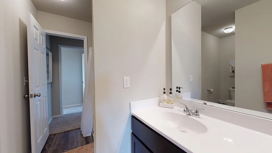 Taylor Core M050 Magnolia Bath2 1of2 Matterport F1 5 13 25