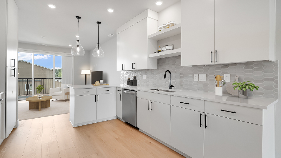 1726 Bailey Kitchen 2of3 F2