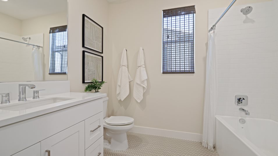 Bathroom 2 interior