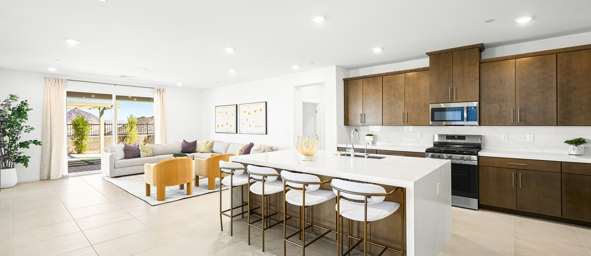 2550 Royal Kitchen 1of8 F1