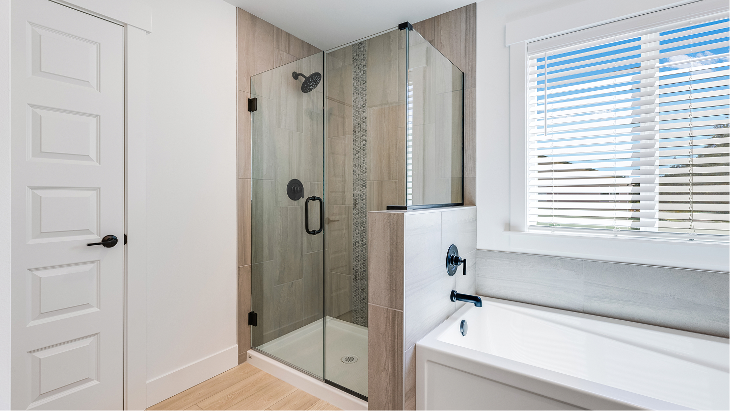 2350 Hickory II Owners Bath 2of3 F2 Base2