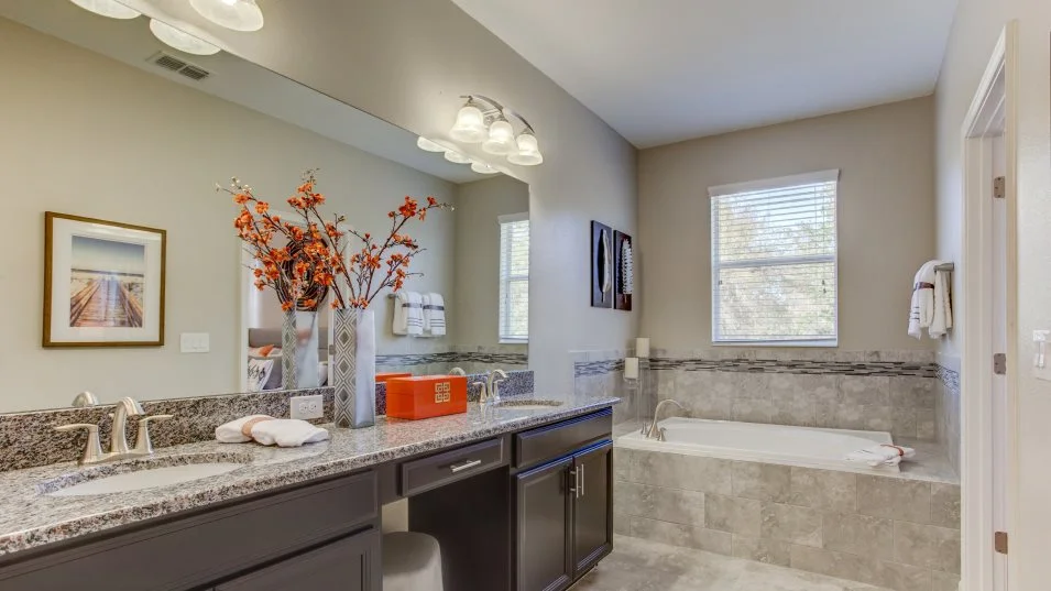Bourne II owners bath