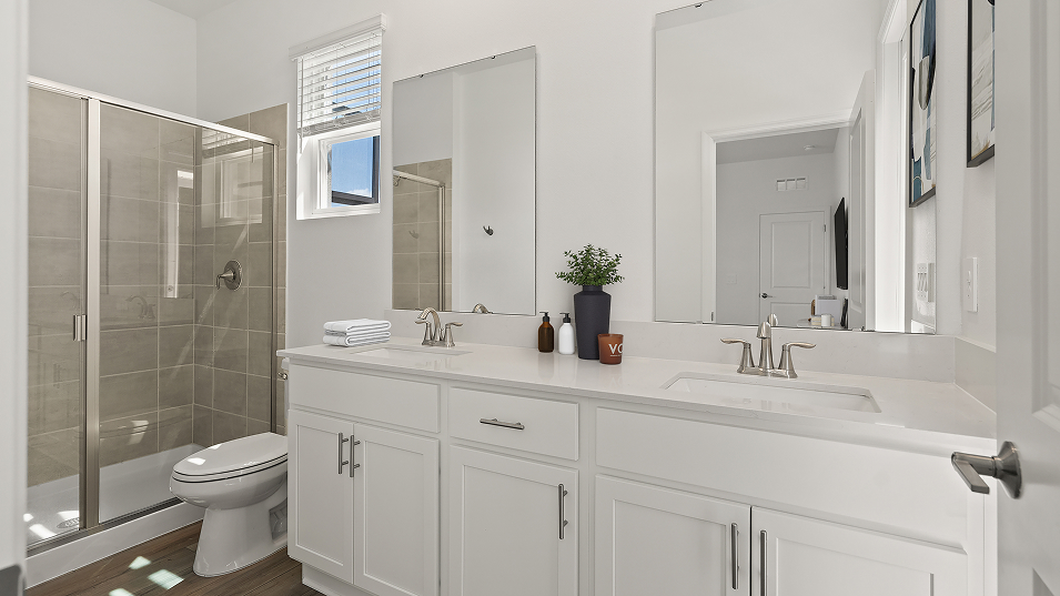 3014 Alexander Palm Owners Bath1 1of2 F1 7 28 25