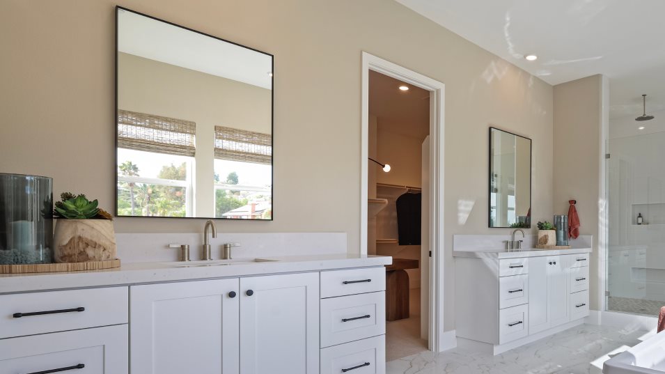 Cielo Vista 3 owners bathroom