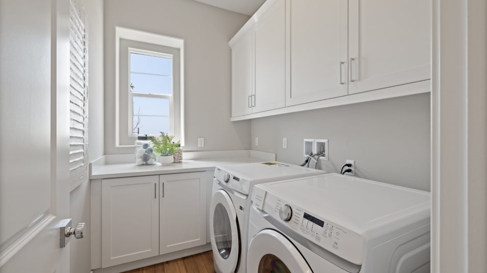 Sierra Bella 1 Laundry Room