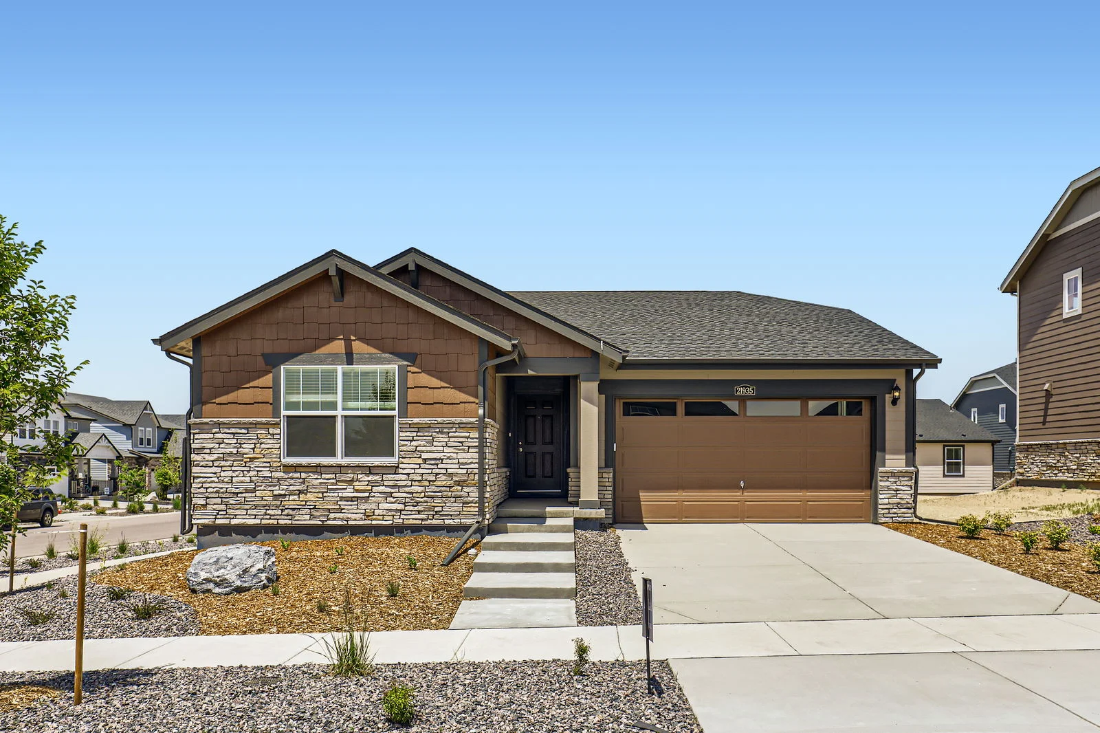 21935 E 39th Ave Exterior Front