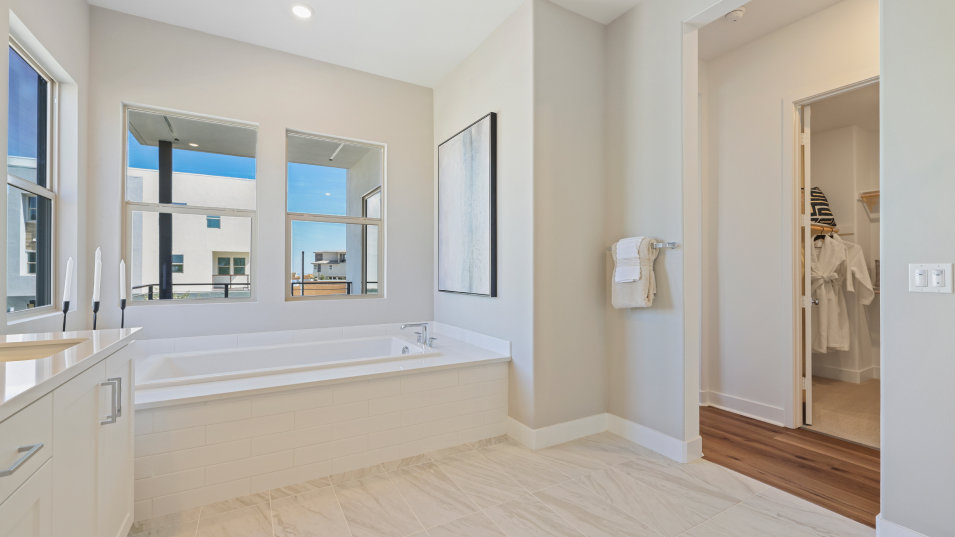 Ridgeview Metro Heights Res3 Owners Bath 3of3 F2