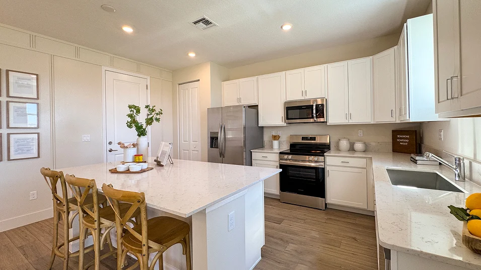 2575 Providence Kitchen 2of2 F1 Base2 5 2 25
