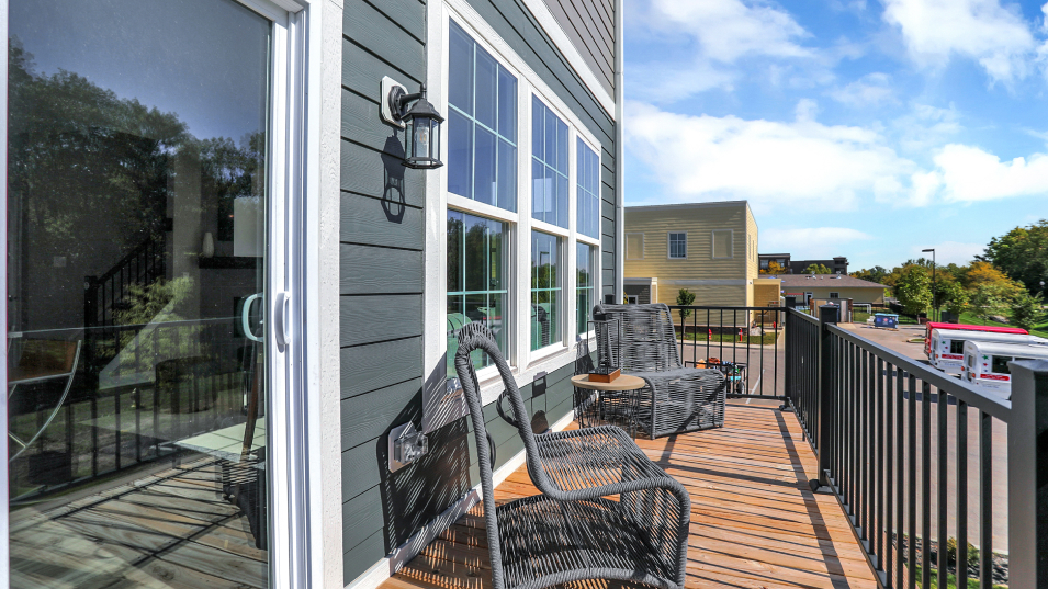 5776 Foxhall Porch F2