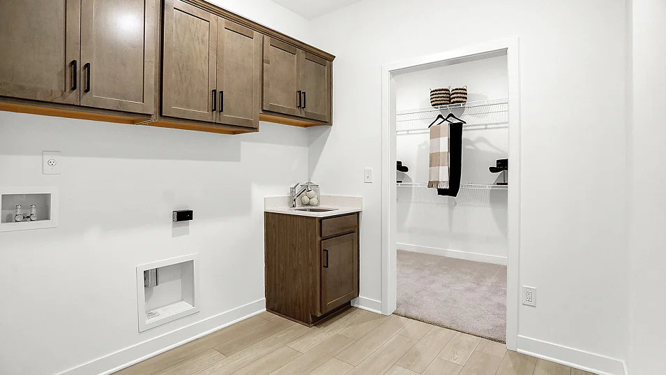 9232 Fletcher Laundry 1of2 F1 Base2