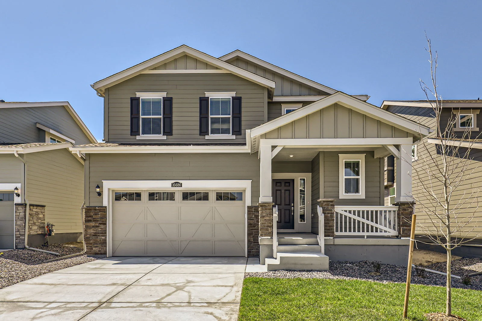 16686 E 110th Ave Exterior Front